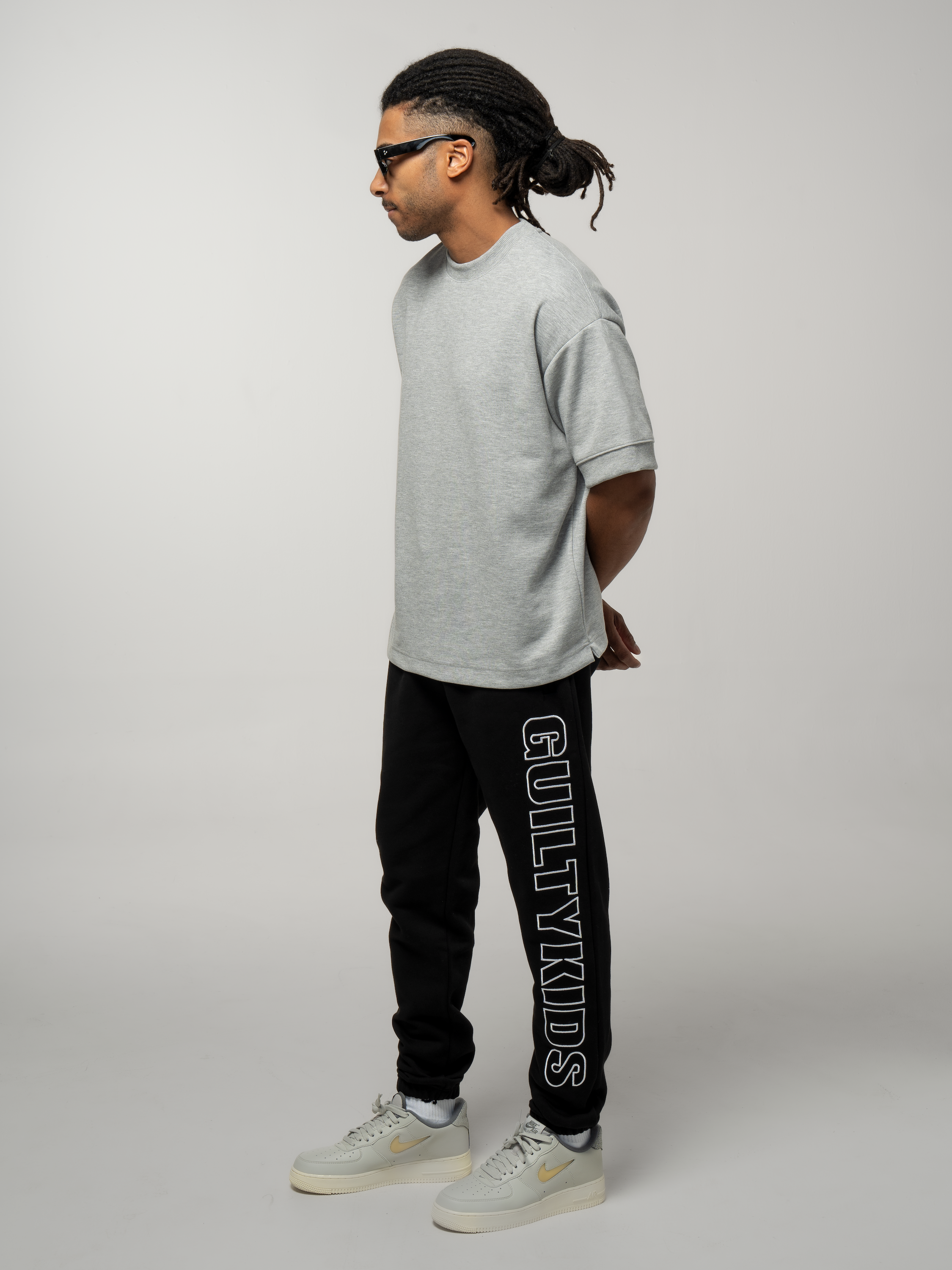 Outline Joggers - Sweatpants - Guilty Kids, oversized sweatpants, streetwear