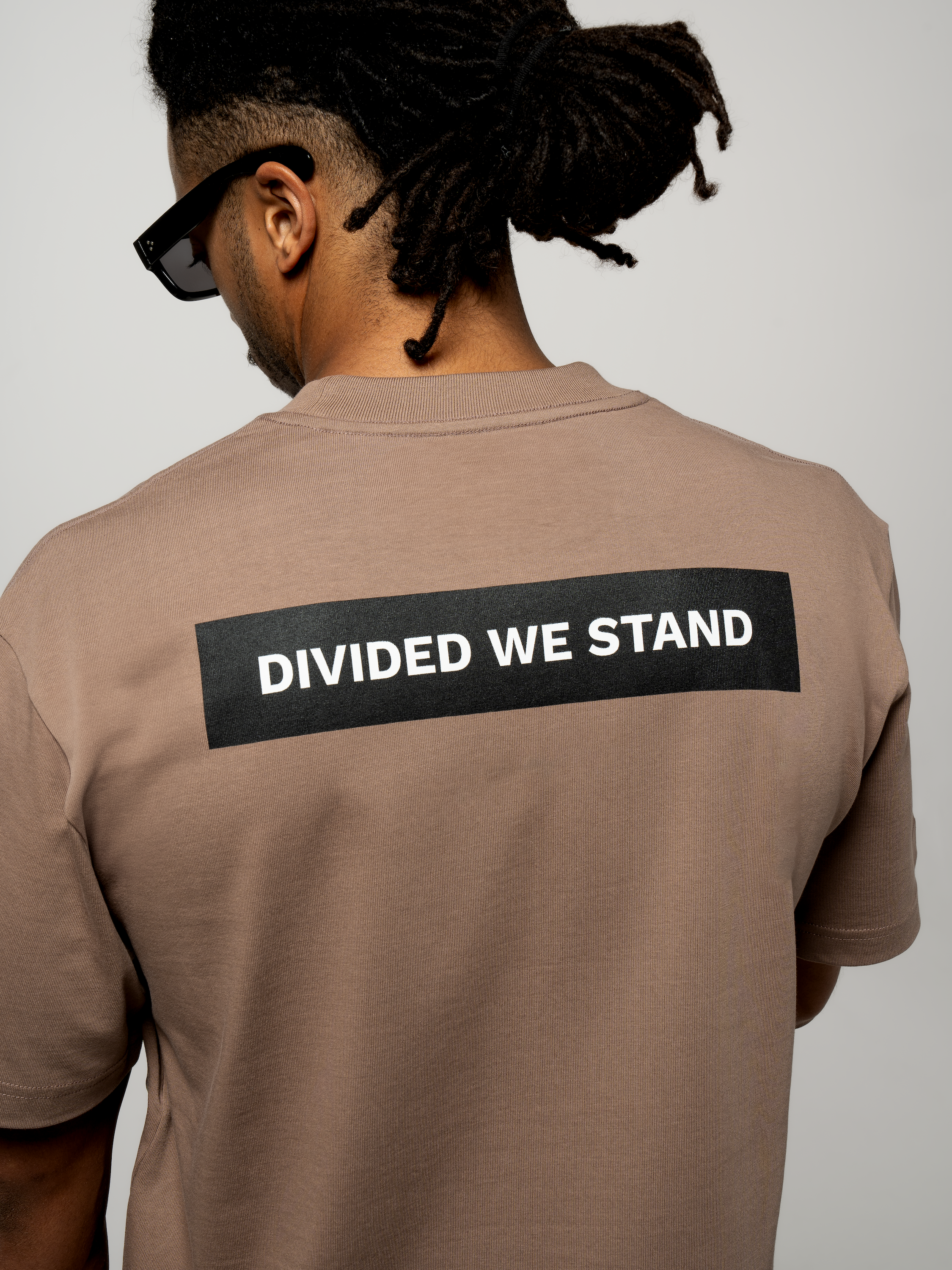 Divided T-Shirt - Tops - Guilty Kids, oversized t-shirt, streetwear